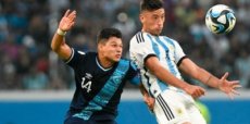 Argentina, con gran juego, goléo a Guatemala y accedió a octavos de final